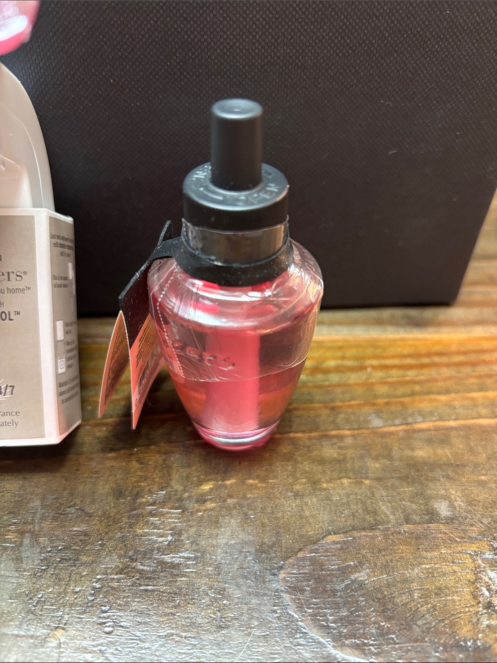 Bath & Body Works Cherry Blossom Wallflower and Tropical Cherry Refill - Picture 3 of 4